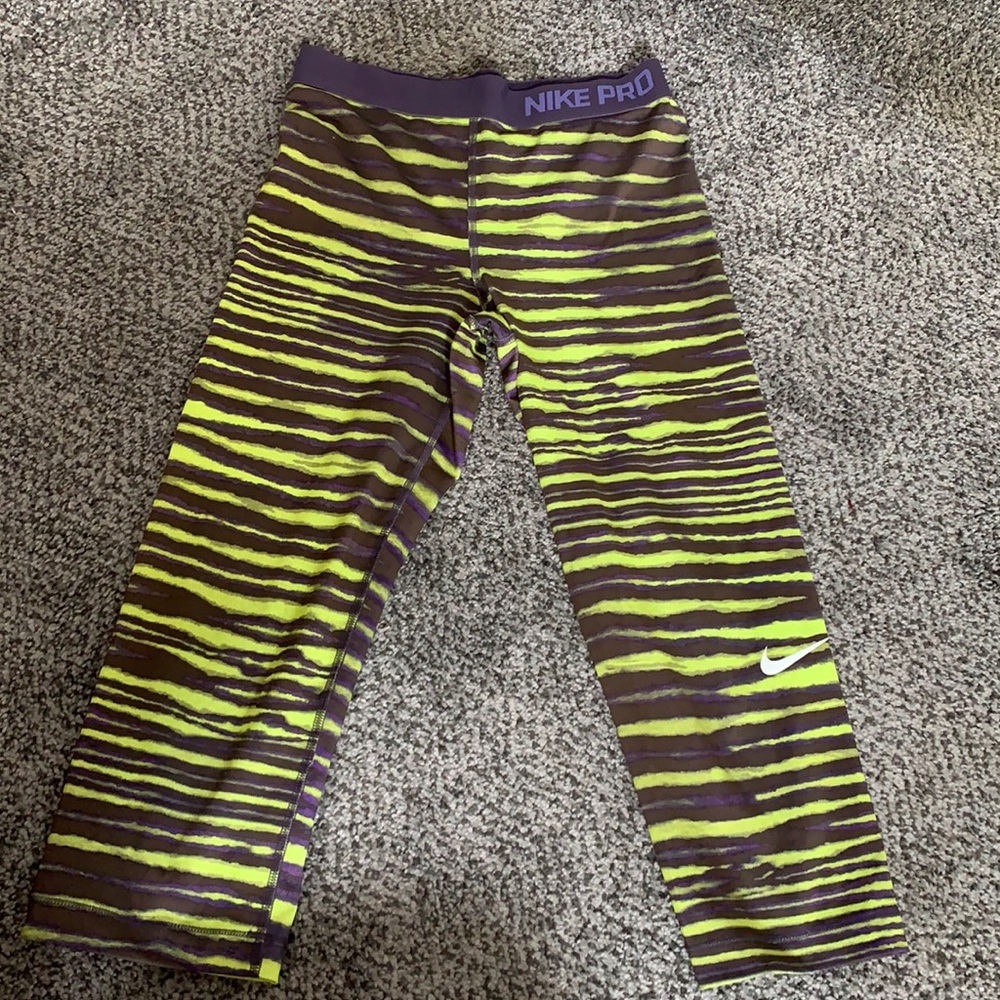 nike Pro Capri Leggings